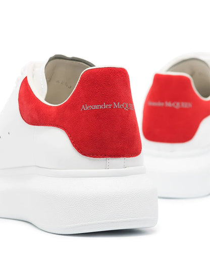 Alexander McQueen Tênis cano baixo com solado chunky