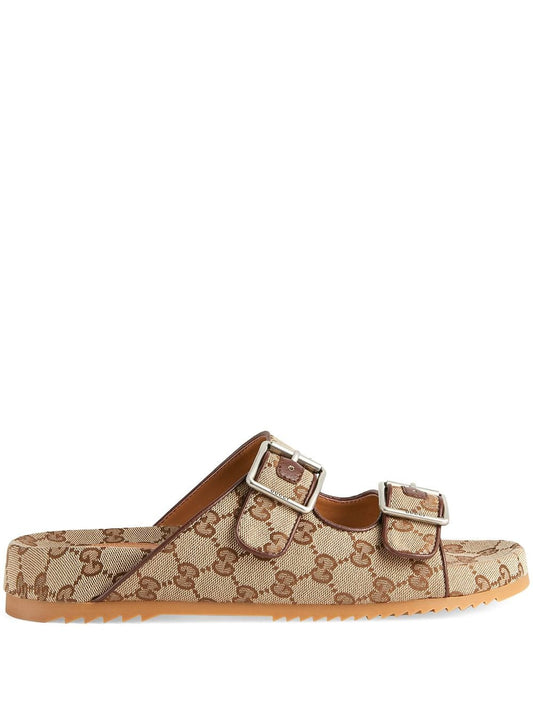 Gucci Sandália com estampa GG Supreme