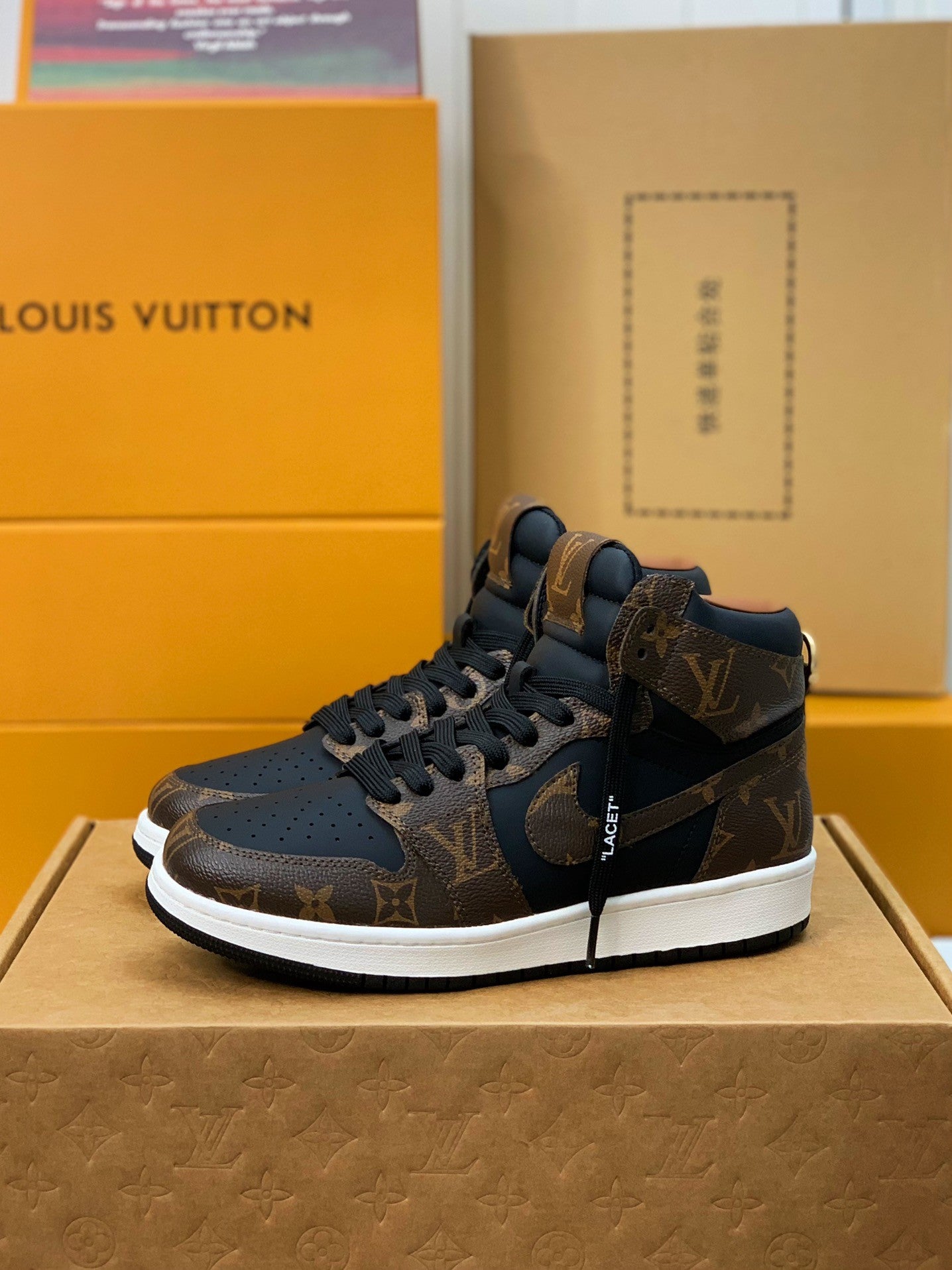 LOUIS VUITTON × NIKE AIR FORCE 1 Sneaker High-tops