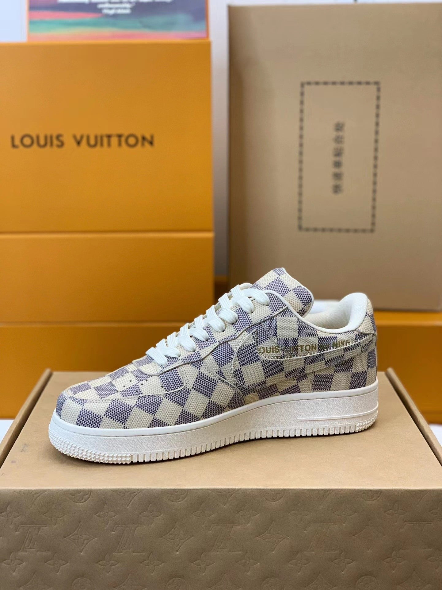 LOUIS VUITTON × NIKE AIR FORCE 1 Sneaker