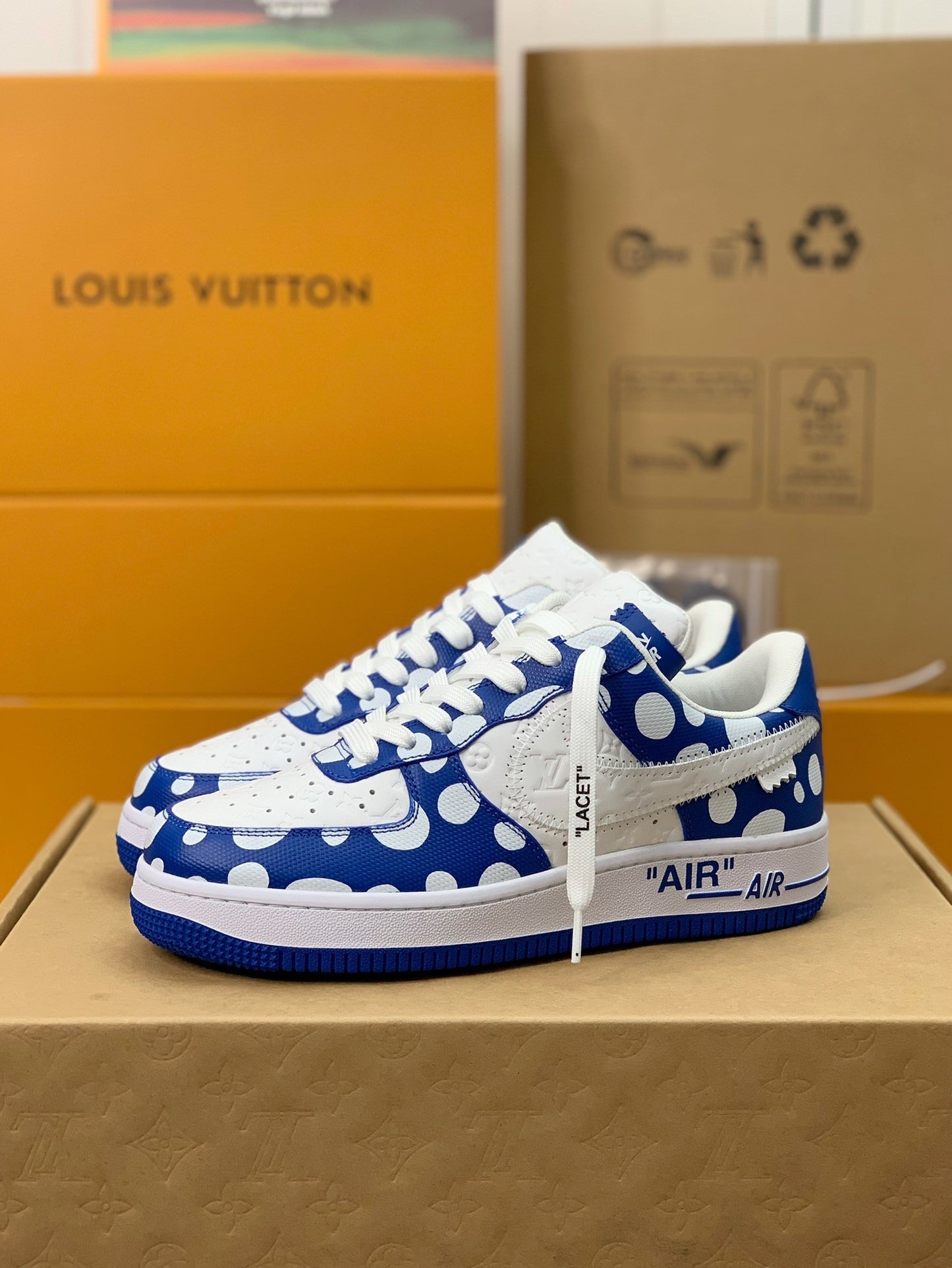 LOUIS VUITTON × NIKE AIR FORCE 1 Sneaker