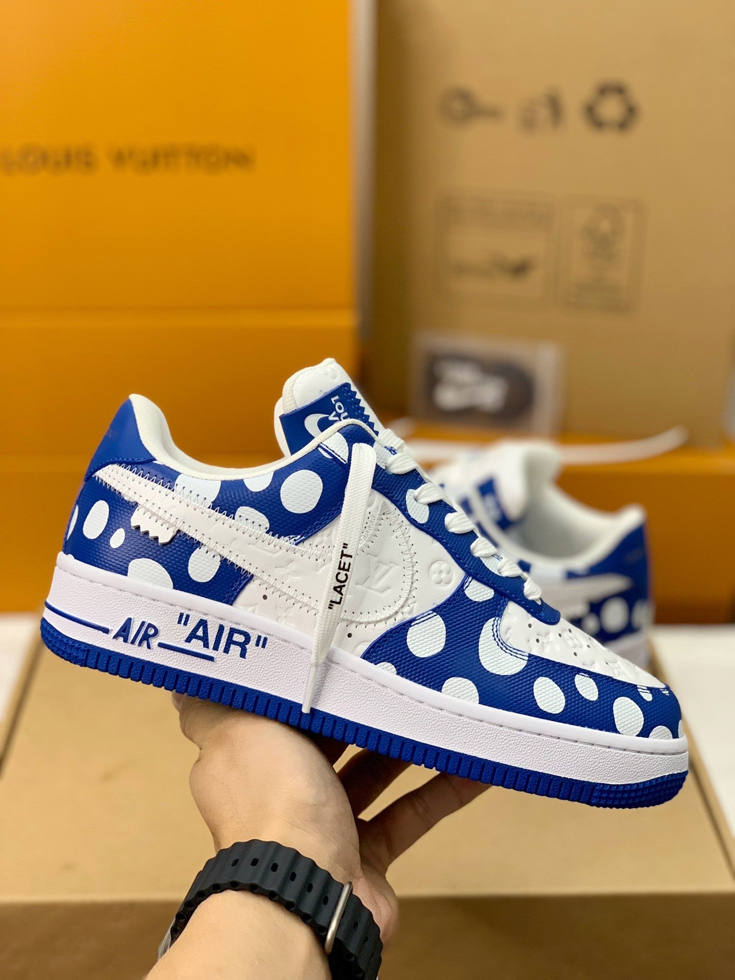 LOUIS VUITTON × NIKE AIR FORCE 1 Sneaker