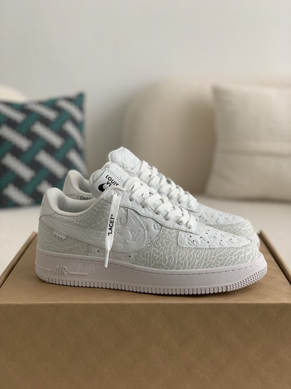 LOUIS VUITTON × NIKE AIR FORCE 1 SNEAKER