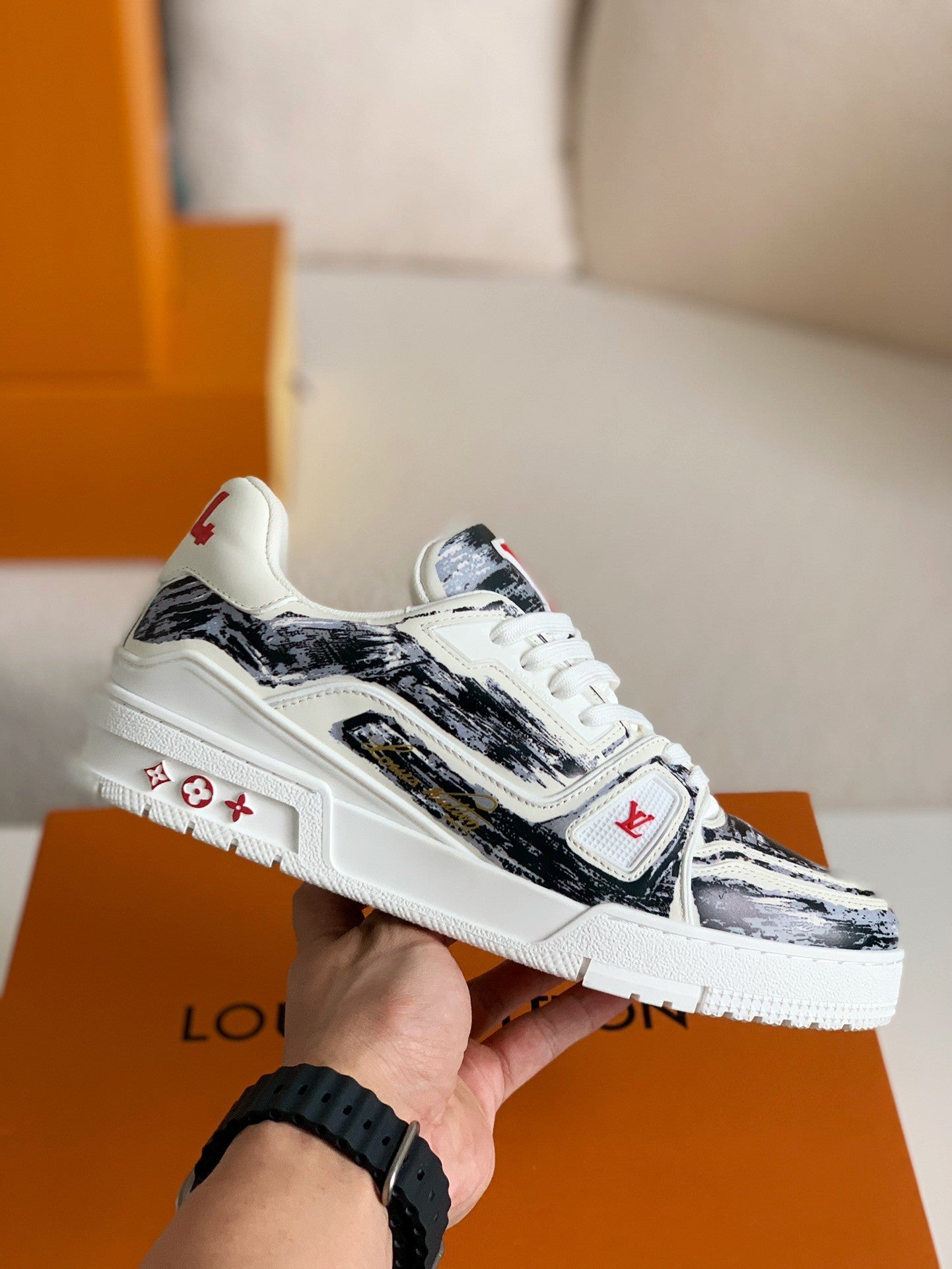 LOUIS VUITTON TRAINER Sneakers