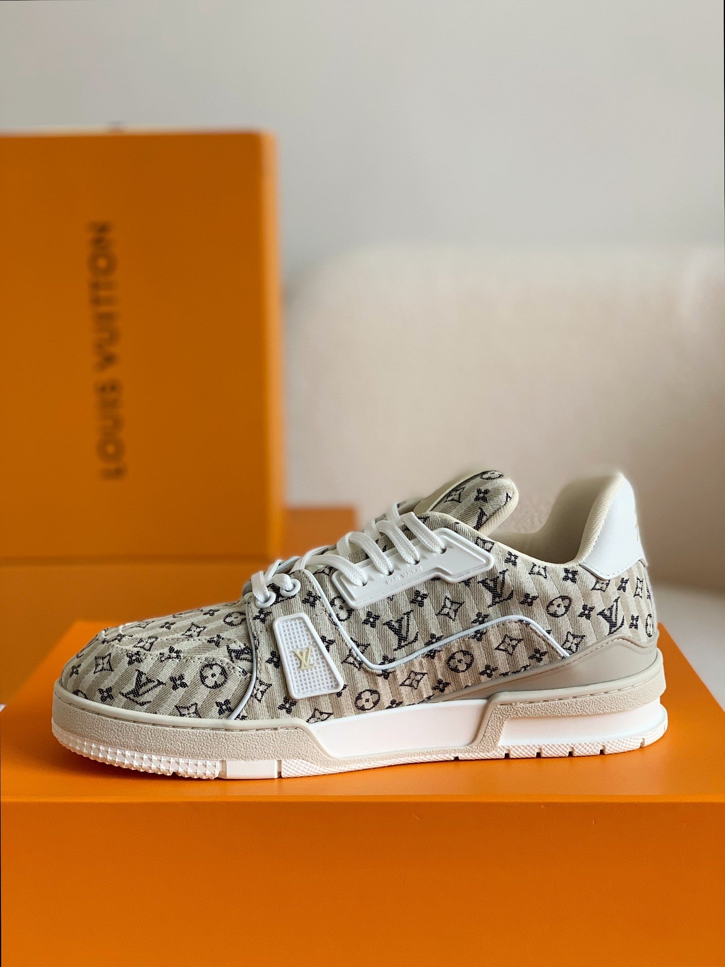 LOUIS VUITTON TRAINER SNEAKERS