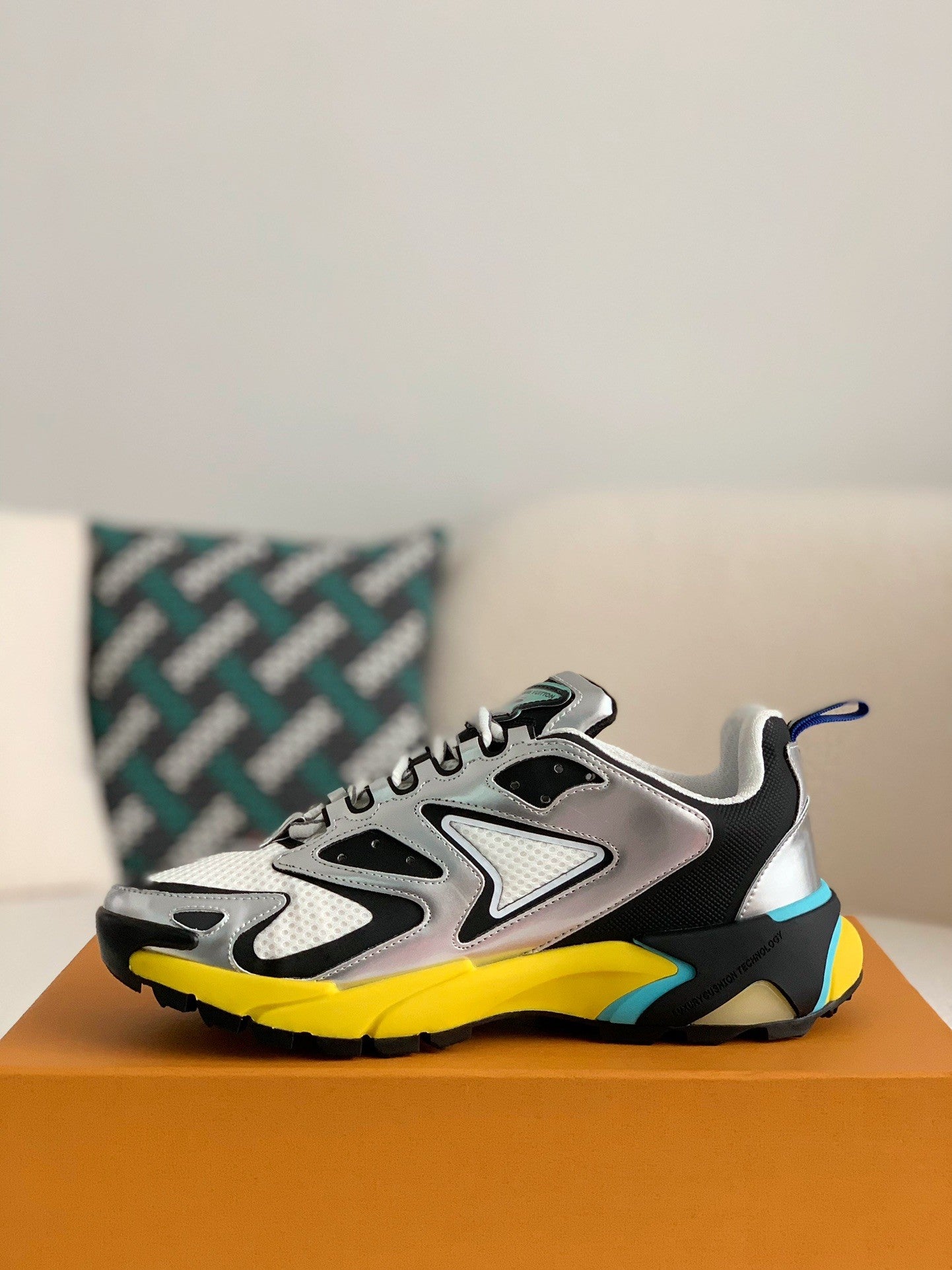 Louis Vuitton Runner Tatic Sneakers