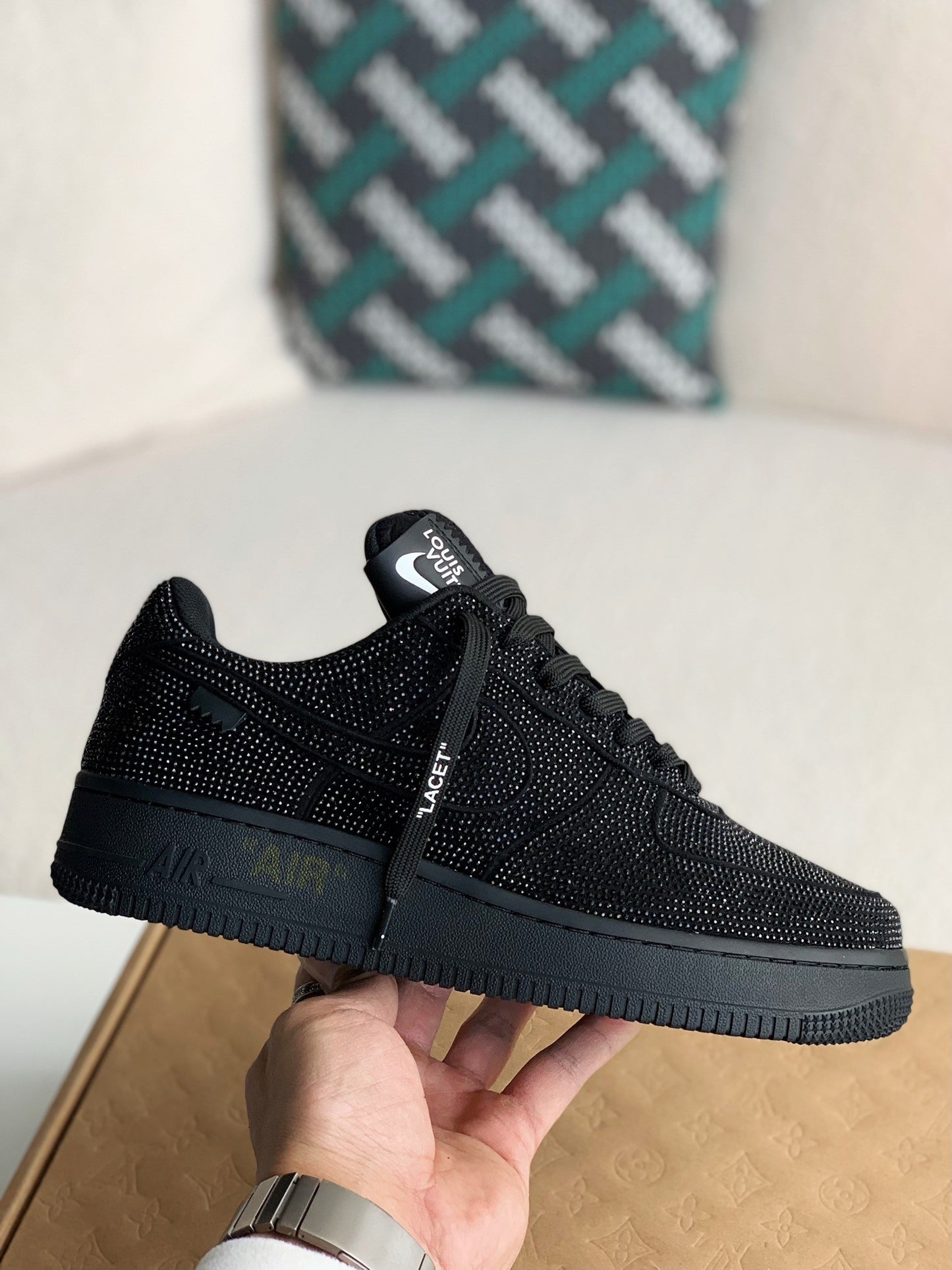 LOUIS VUITTON × NIKE AIR FORCE 1 SNEAKER