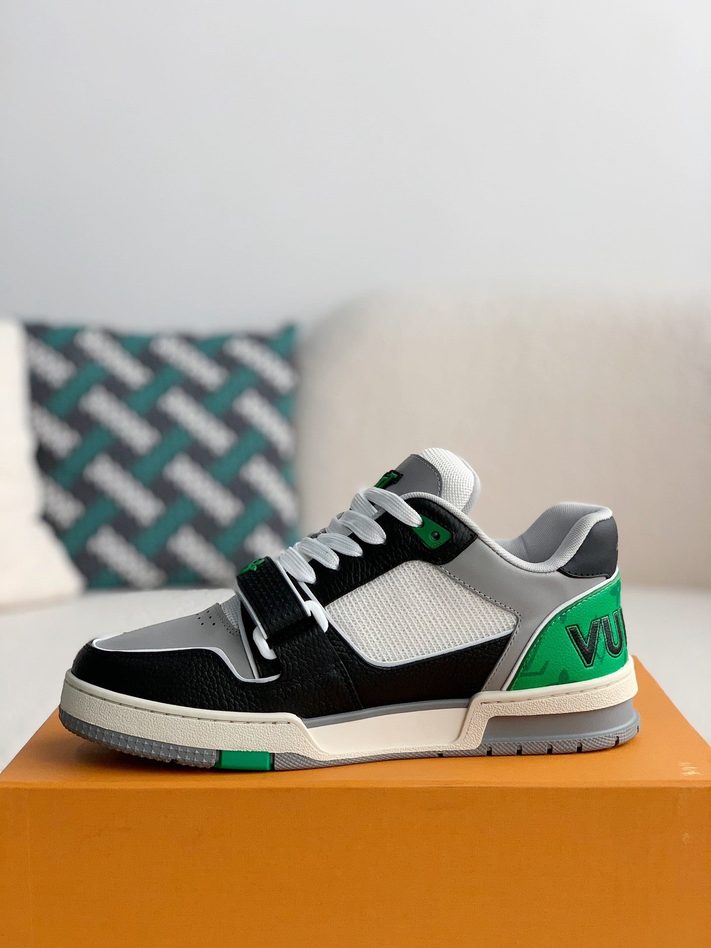 LOUIS VUITTON TRAINER Sneakers