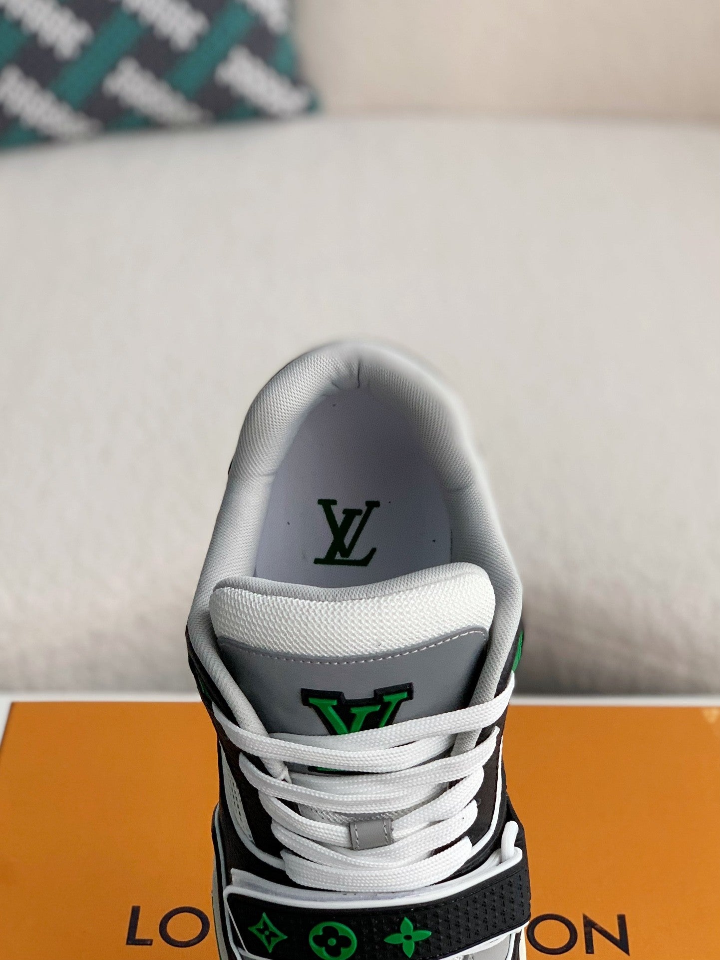 LOUIS VUITTON TRAINER Sneakers