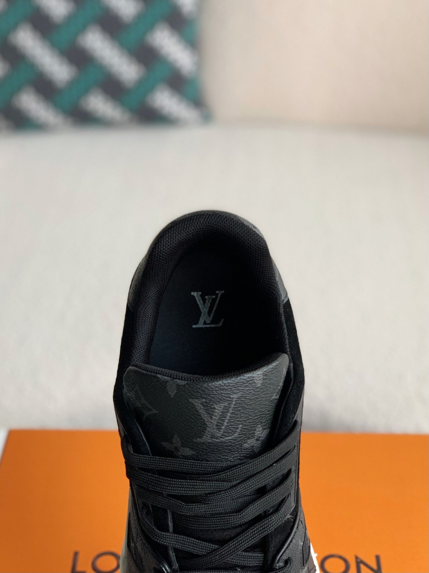 LOUIS VUITTON TRAINER