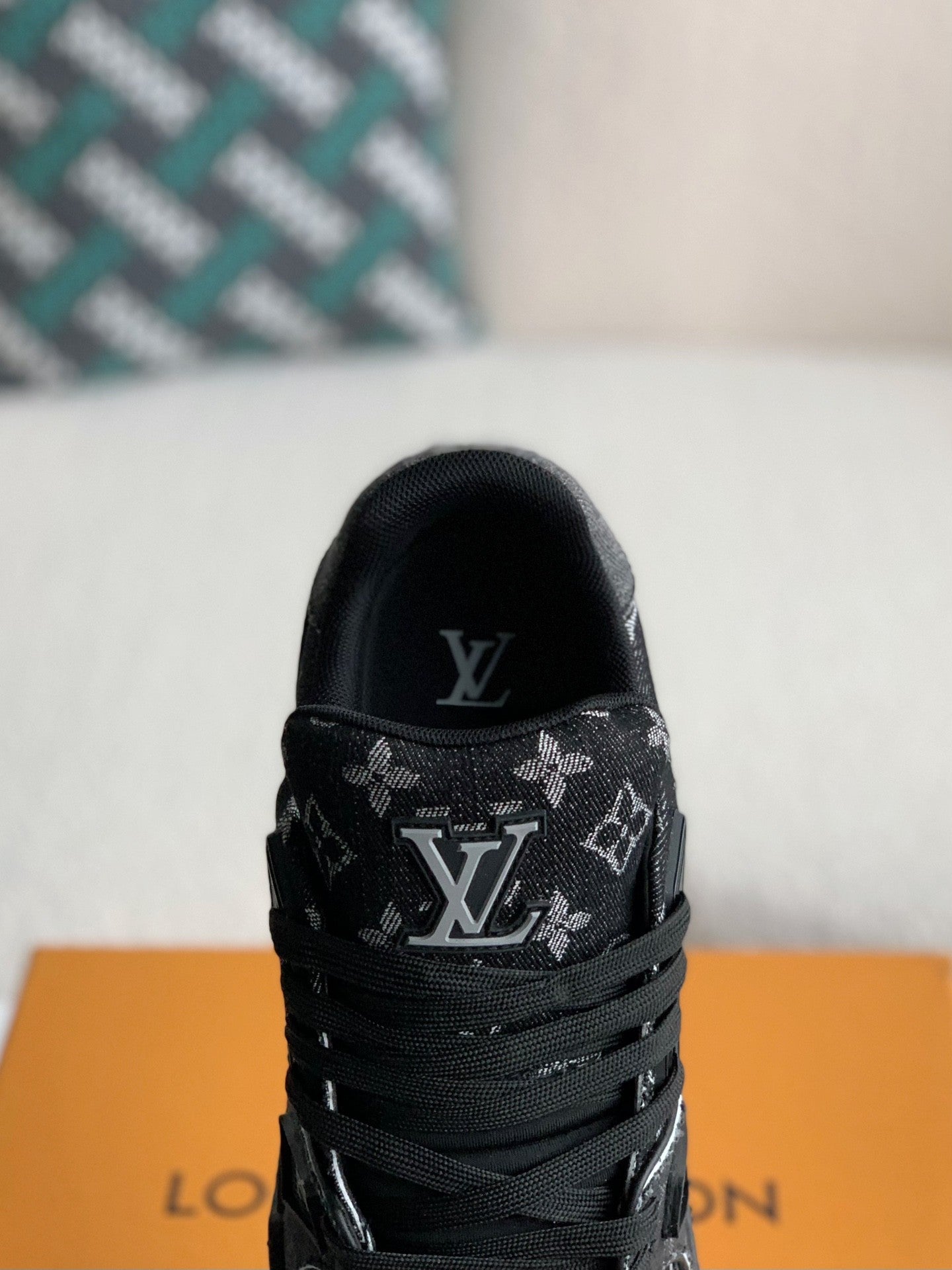 LOUIS VUITTON TRAINER