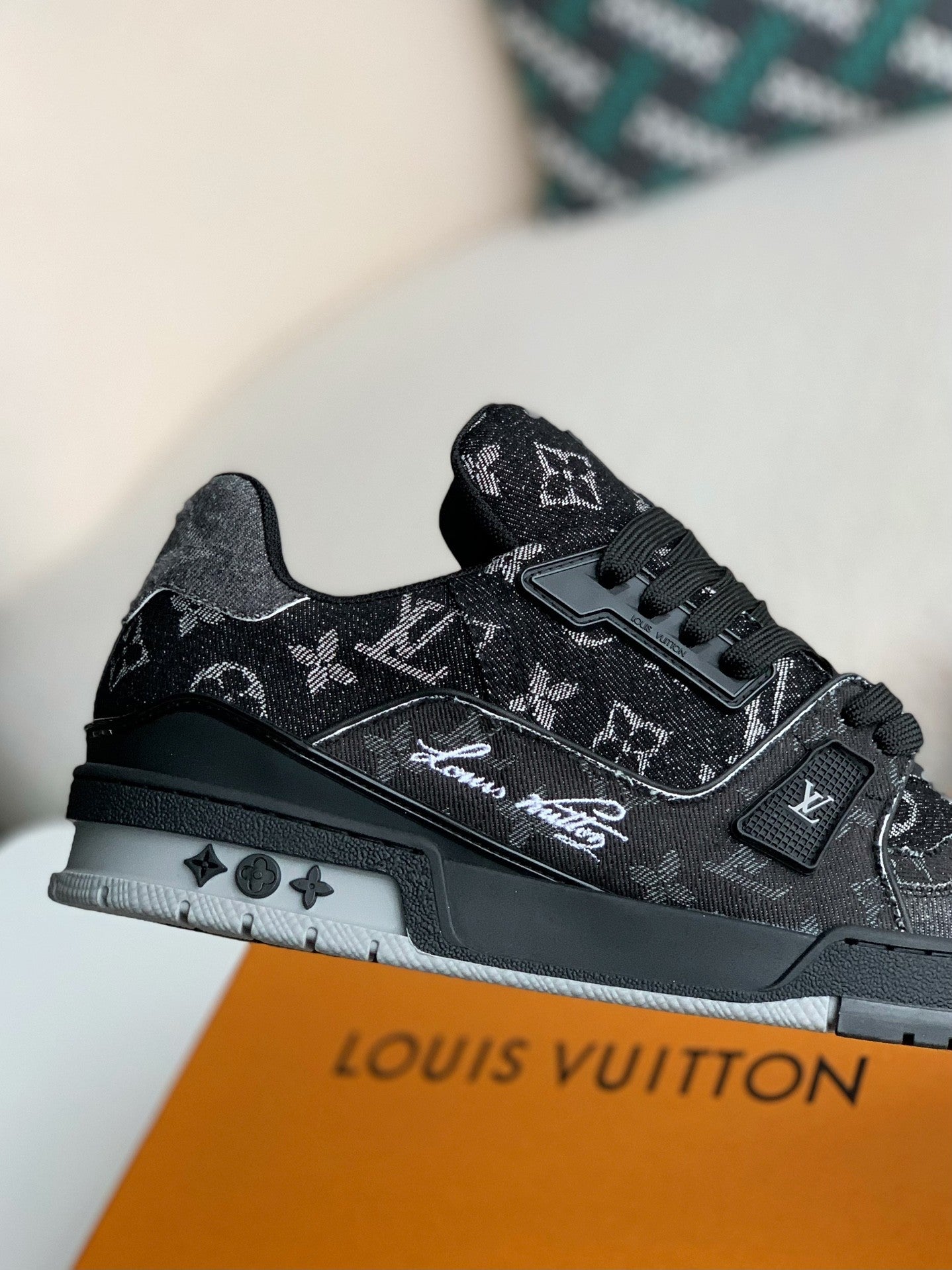 LOUIS VUITTON TRAINER