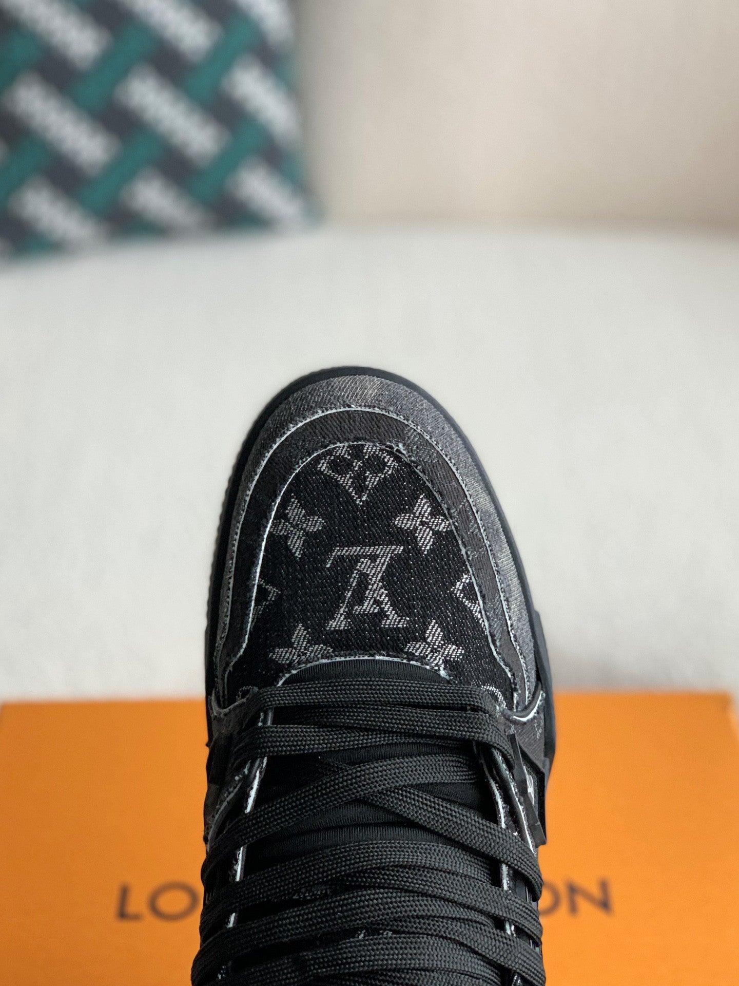 LOUIS VUITTON TRAINER