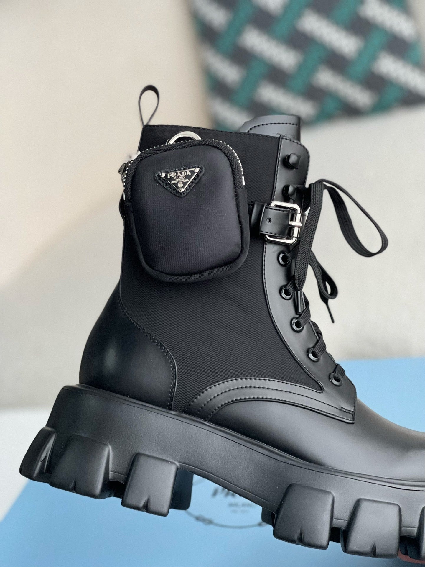 Prada Bota Monolith