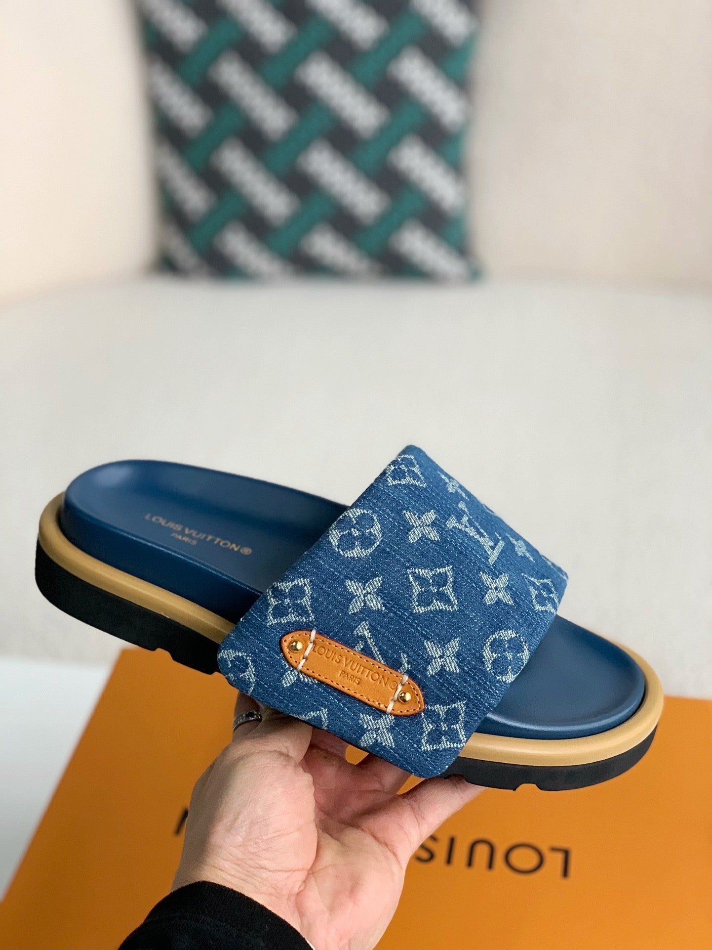 LOUIS VUITTON SLIPPERS