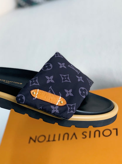 LOUIS VUITTON SLIPPERS