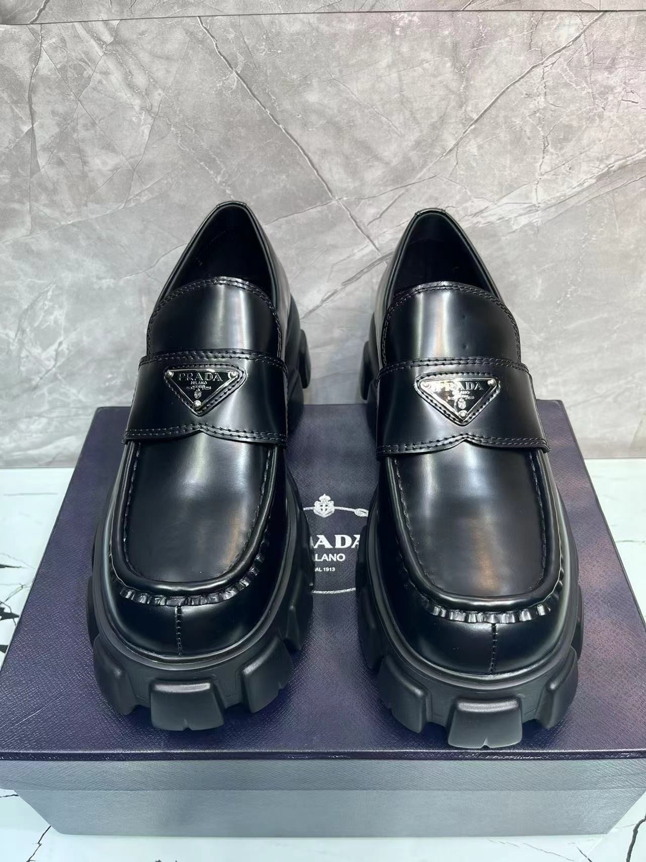 Prada Mocassim