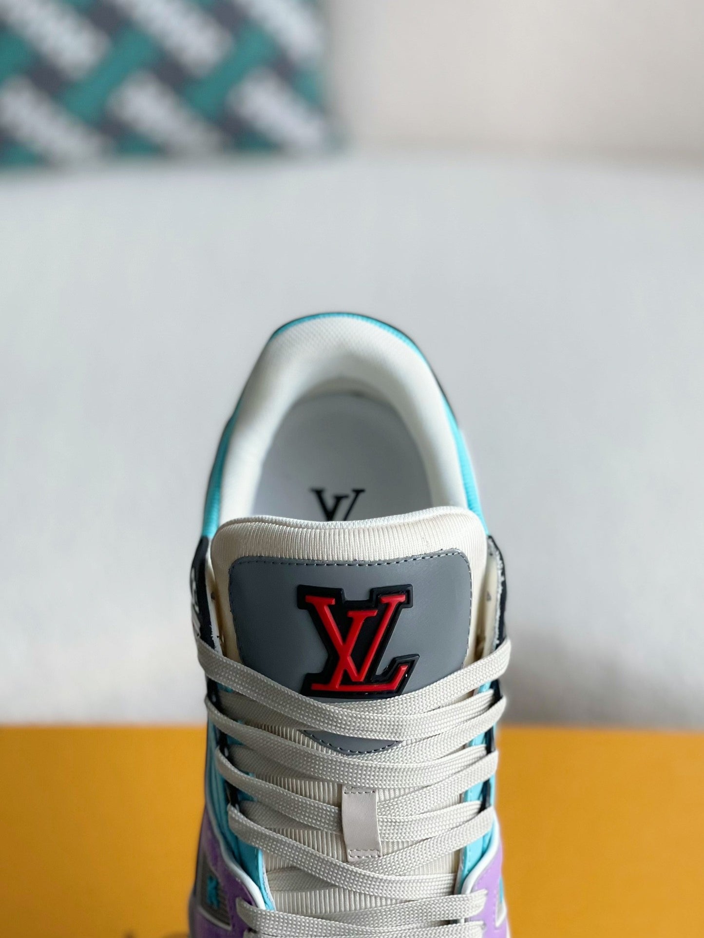 LOUIS VUITTON TRAINER Sneakers