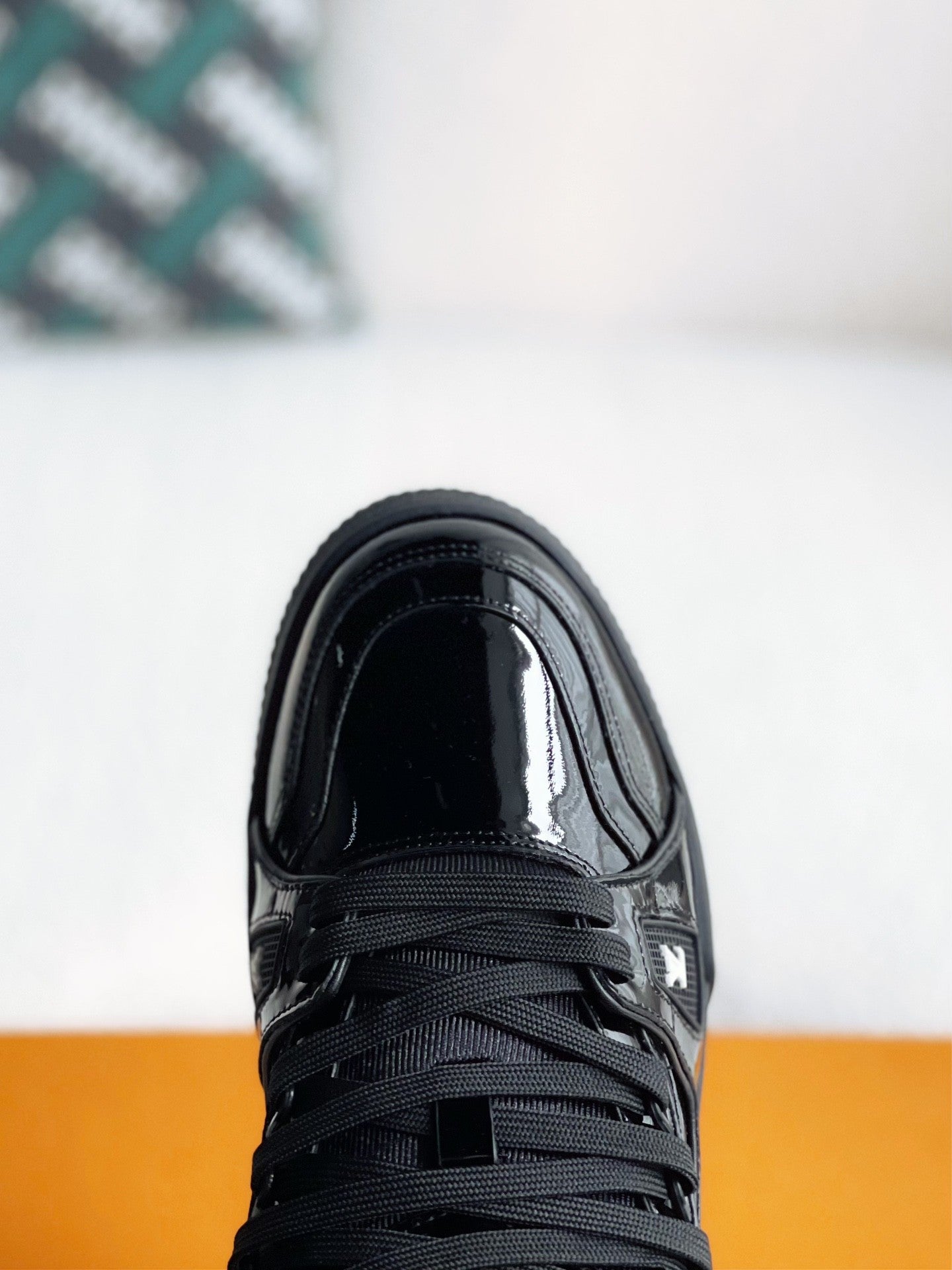 LOUIS VUITTON SNEAKERS