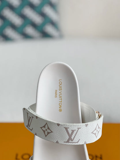 LOUIS VUITTON SLIPPERS