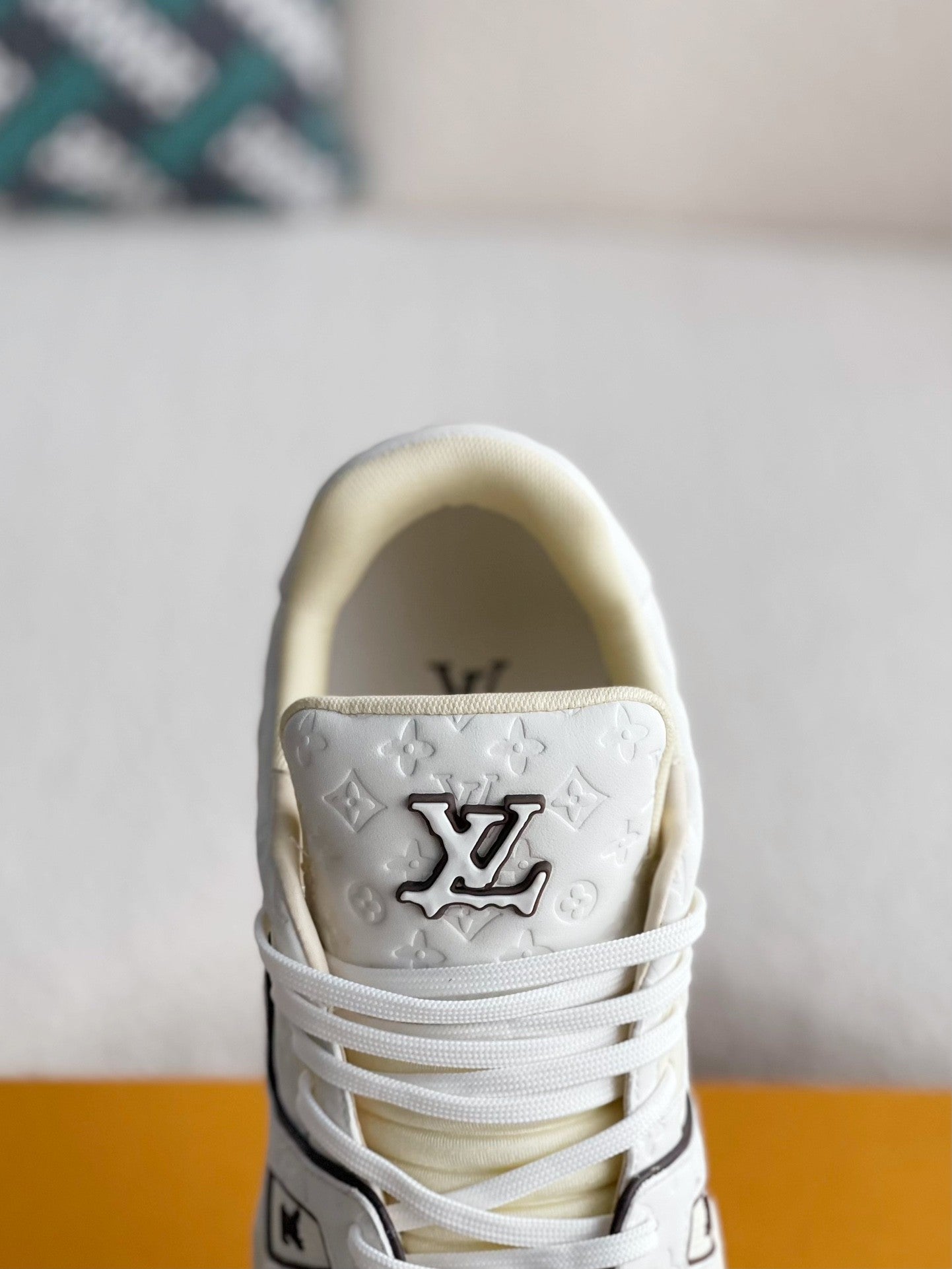 LOUIS VUITTON SNEAKERS_