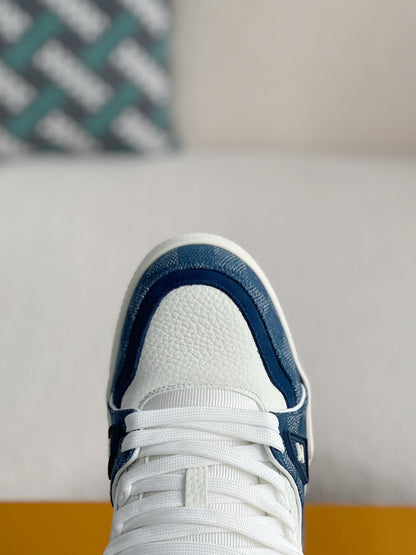 LOUIS VUITTON SNEAKERS