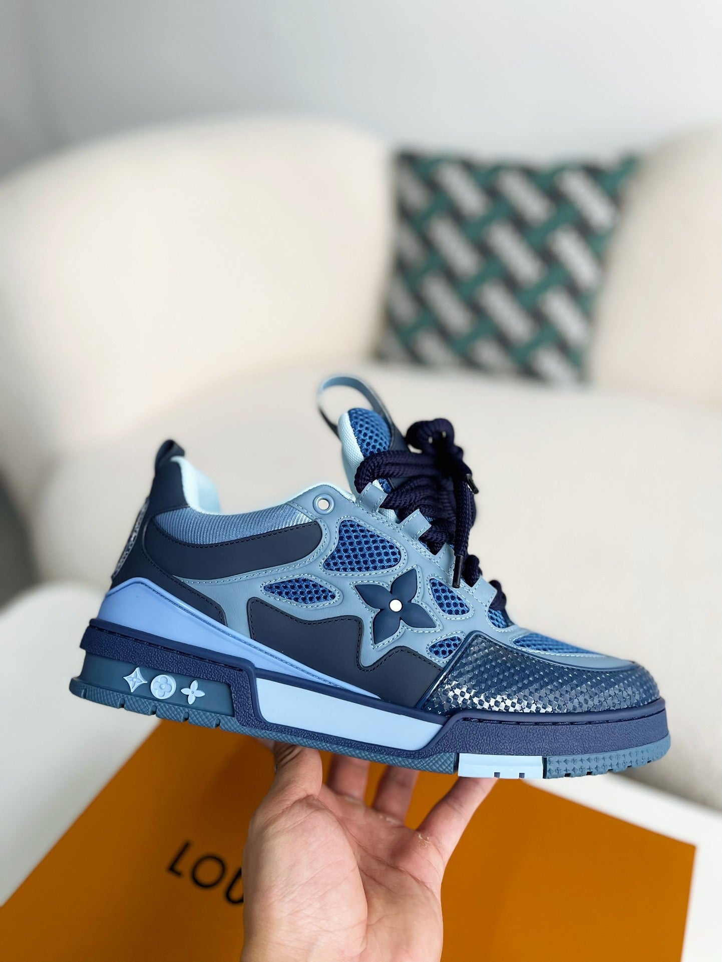 LOUIS VUITTON RUNNER TATIC sneakers