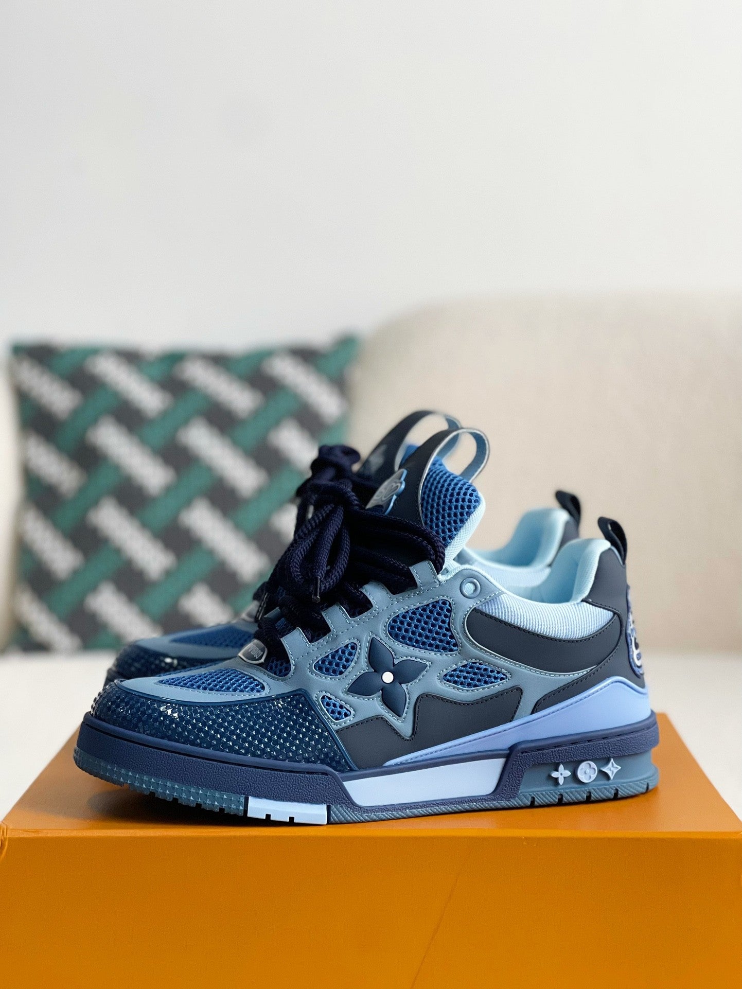 LOUIS VUITTON RUNNER TATIC sneakers