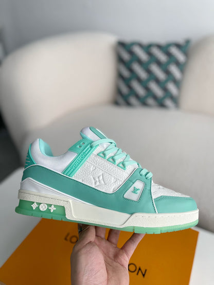 LOUIS VUITTON SNEAKERS