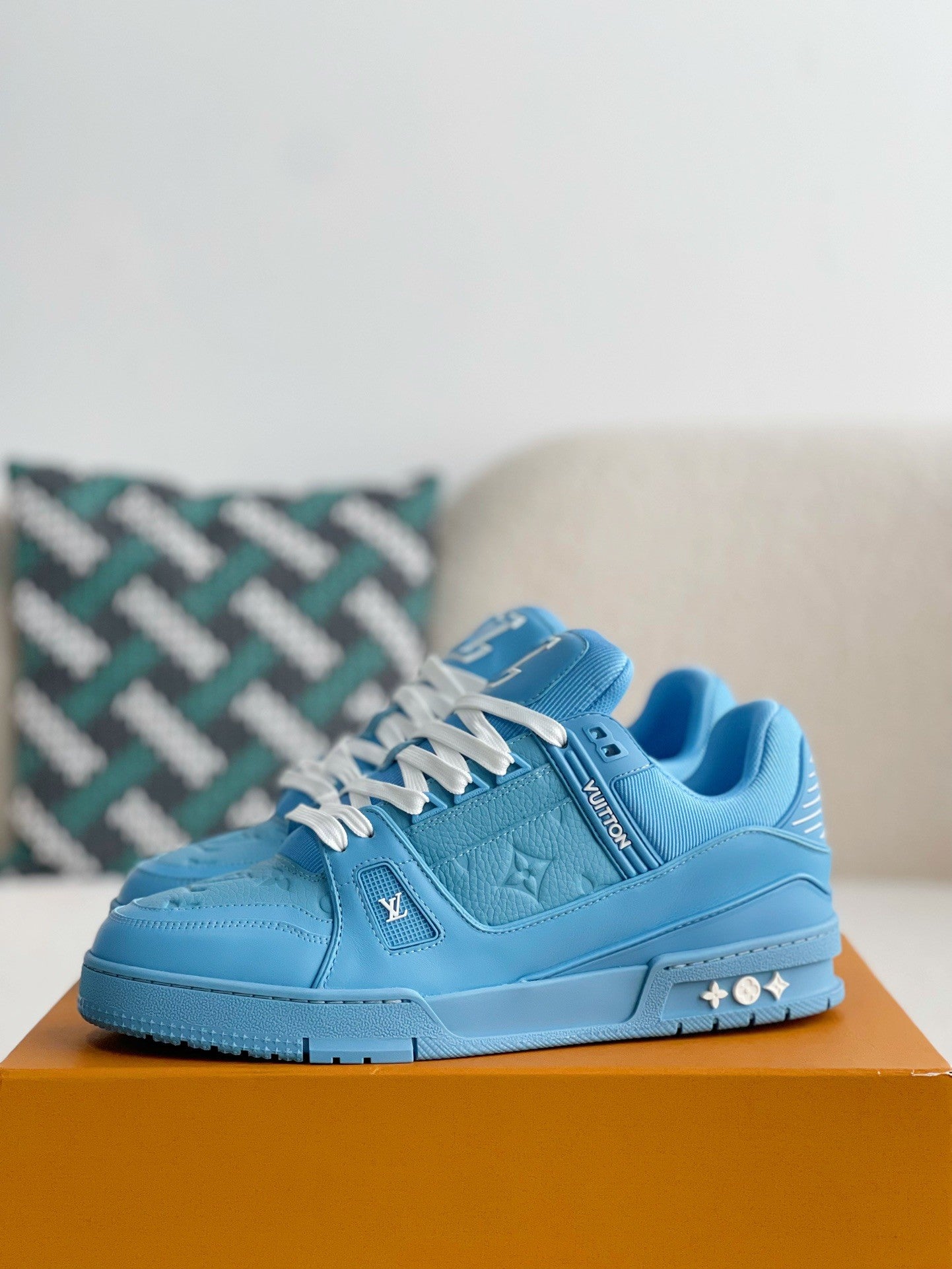 LOUIS VUITTON TRAINER Sneakers