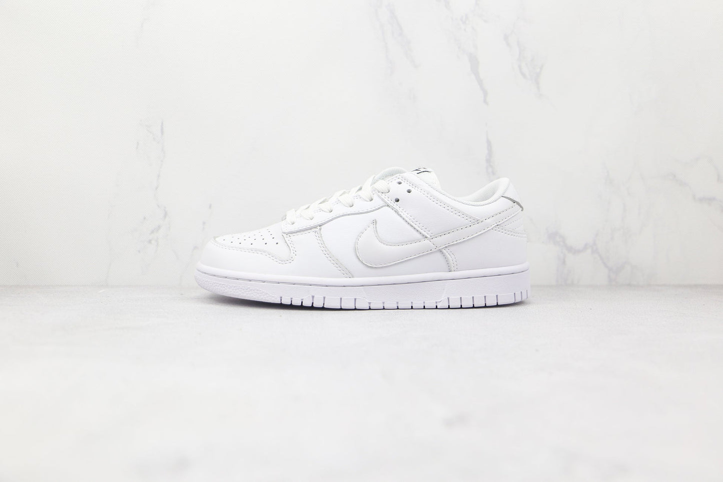 Nike Dunk Low Triple White