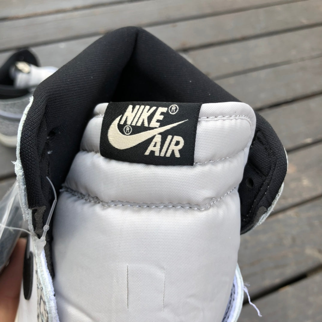 Jordan 1 Retro High OG White Cement