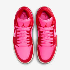 Jordan 1 Low SE Pink Blast